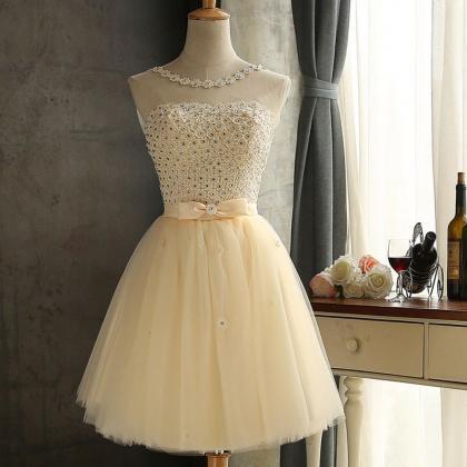 2018 White Floral Neck Short Homecoming Dresses..