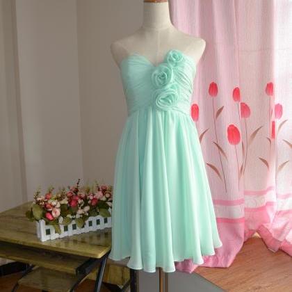 Mint Green Chiffon Short Bridesmaid Dresses With..