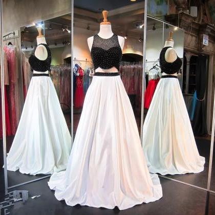 Luxury Beaded White And Black Long Prom Dress..