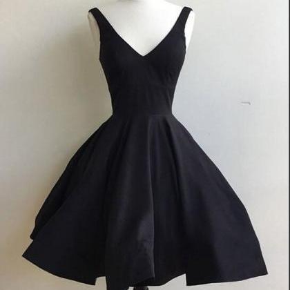 Black Ball Gown Short Prom Dress. V-neck Mini..