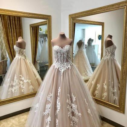 Fashion Light Champagne Tulle China Wedding Dress..