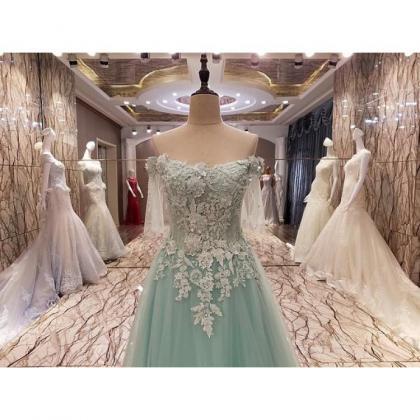 Green Tulle Long Prom Dress With Lace Appliqued..