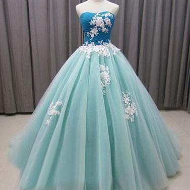 Fashion A Line Sweetheart Lace Quinceanera Dresses..