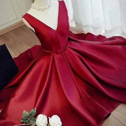 V-neck Burgundy Satin Ball Gown Short Prom Dresses..