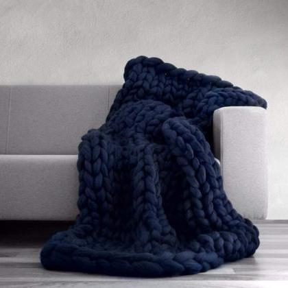 Size 40x40inches Fancrout Chunky Knit Blanket..