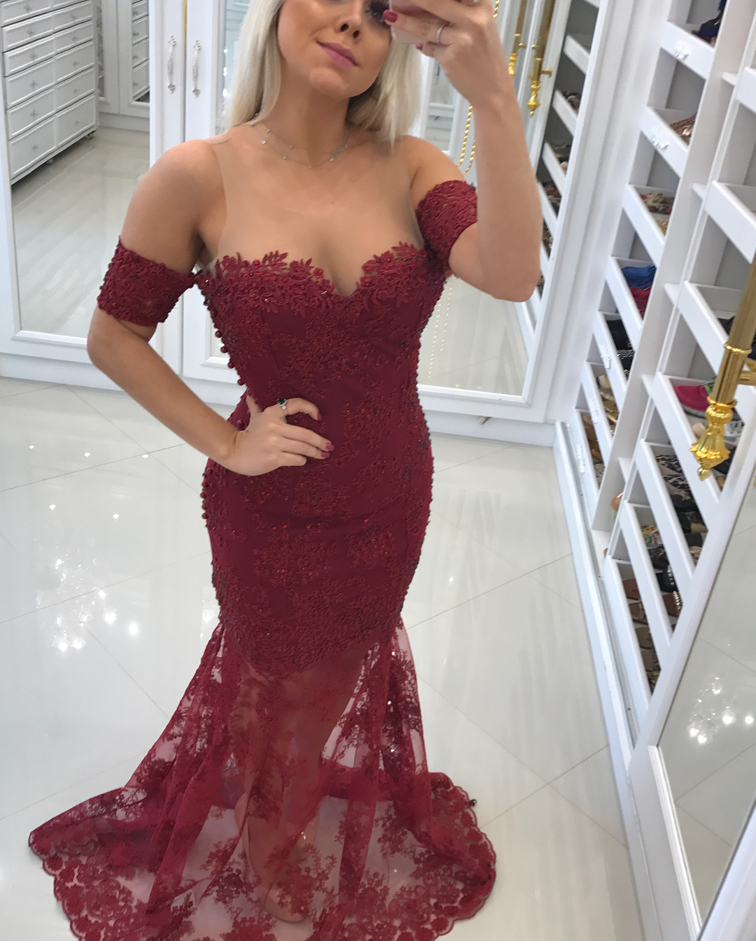 Burgundy Appliques Lace Mermaid Evening Dresses With Short Sleeves 2018 Vintage Sheer Neck Beaded Prom Dresses Sweep Train Formal Party Gowns