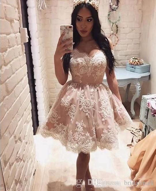 2018 Sweety Homecoming Dresses Off Shoulder With Lace Applique Short Prom Dresses Back Zipper Knee-length Ball Gowns Formal Party Dresses,2018