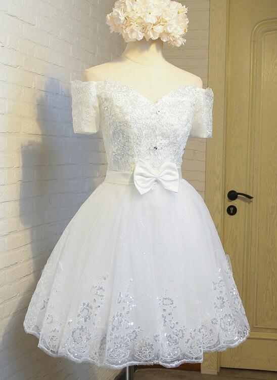 Elegant White Lace Appliqued Homecoming Party Dress Short With Short Sleeve A Line Cocktail Gowns With Bow