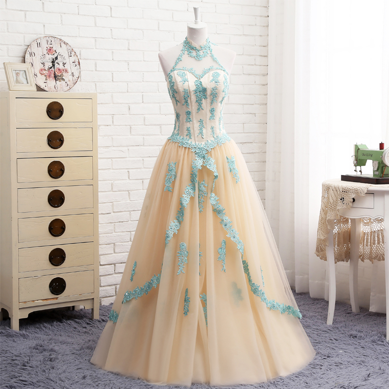 Sexy Halter Light Champagne Tulle Long Prom Dresses With Lace 2019 Plus Size A Line Prom Gowns