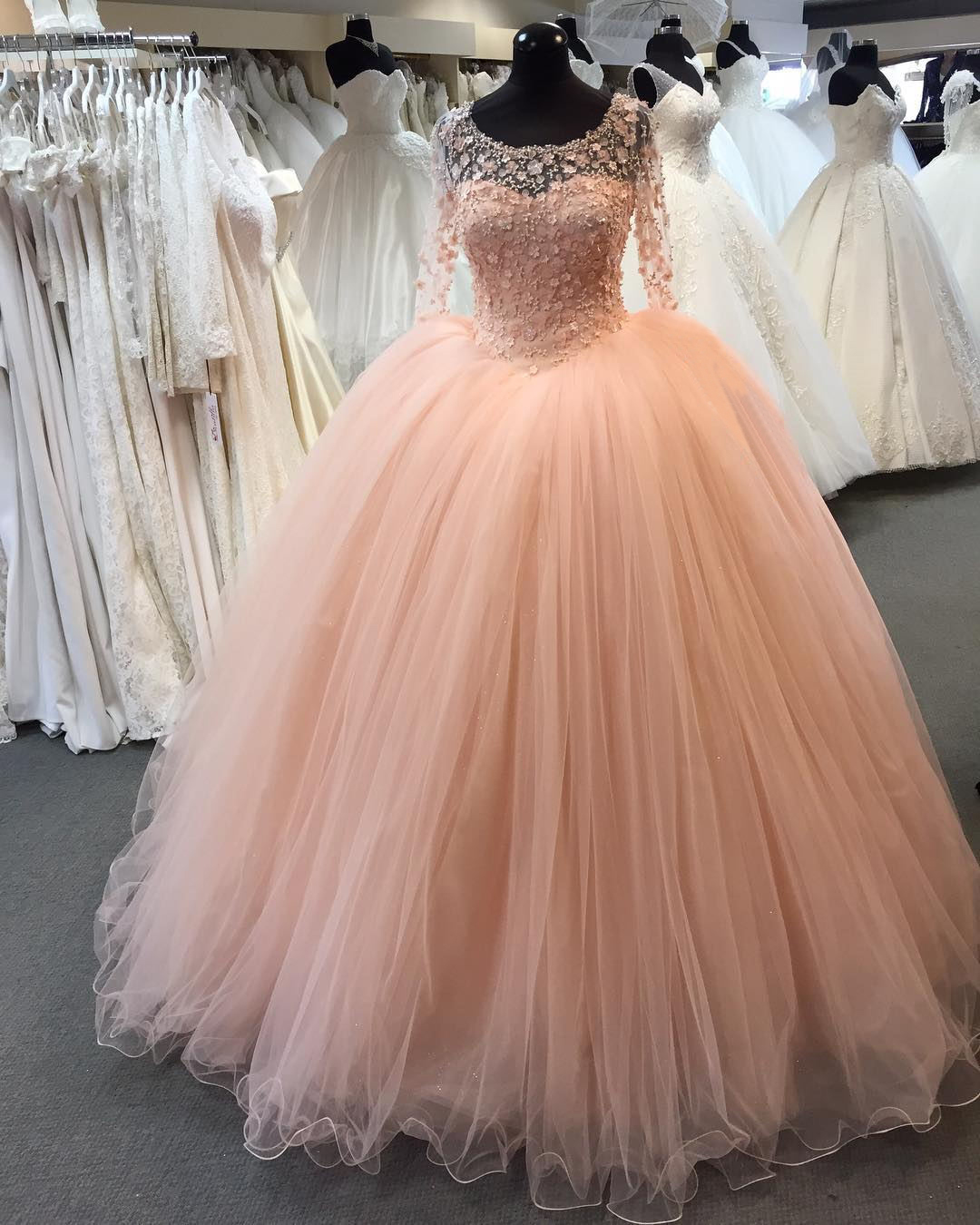 Fashion Ball Gown Quinceanera Dresses Custom Made Scoop Tulle Wedding Party Gowns ,sexy Pricess Quinceanera Gowns