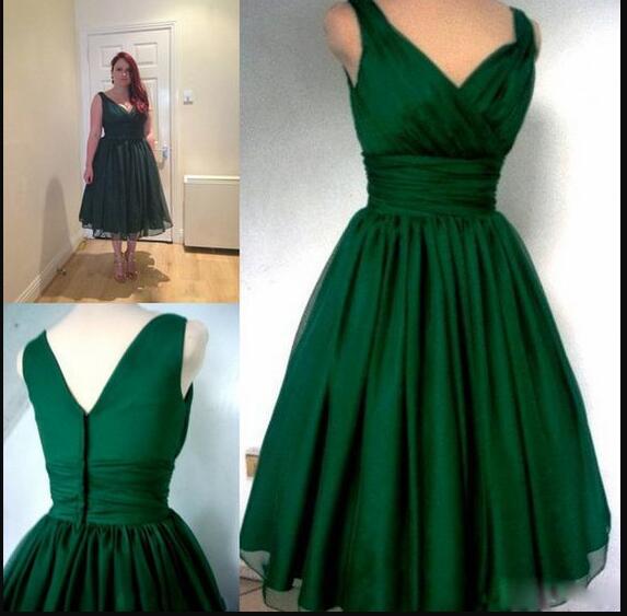 Sexy V-neck Short Homecoming Dress A Line Green Cocktail Party Gowns Plus Size Party Gowns ,2019 Short Prom Gowns