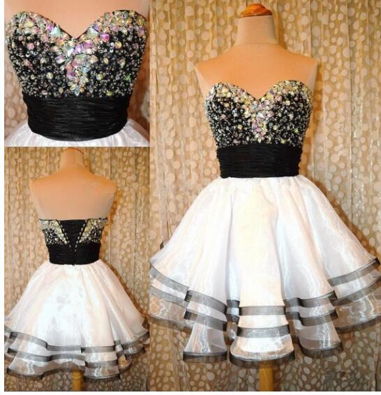 White And Black Beaded Short Homecoming Dress Sexy Cocktail Party Gowns For Women , Junior Coxktail Gowns 2019