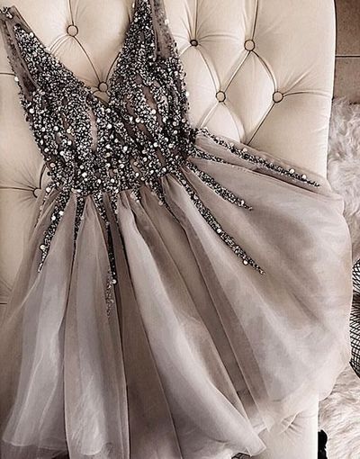 Charming Gray Tulle Beaded V-neck Short Homecoming Dress, Short Party Gowns , Plus Size Prom Party Gowns 2019