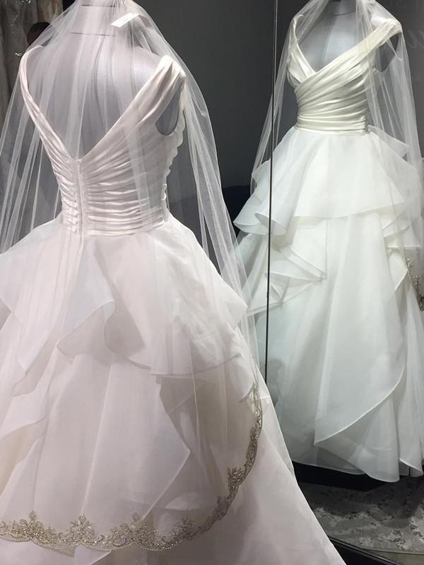 White Satin Ruffle A Line China Wedding Dress Strapless Women Wedding Gowns