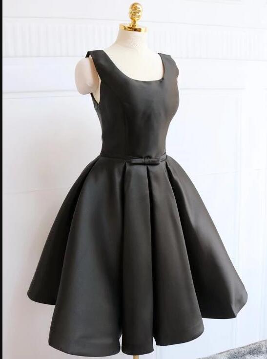 Cheap Black Satin Short Homecoming Dress With Bow 2020 Custom Made Party Gowns , Sweet 16 Cocktail Dress For Teens 