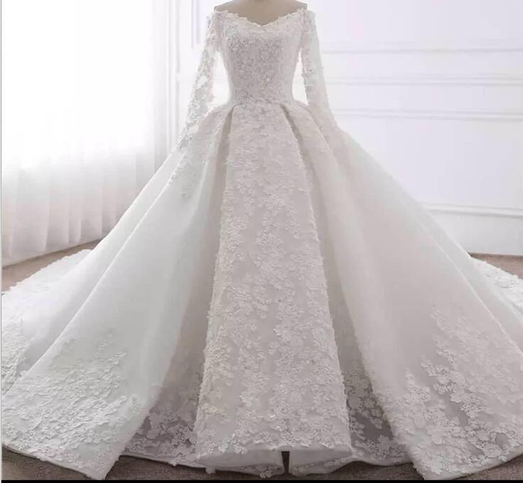 White Lace Ball Gowns Wedding Dresses Custom Made Women Bridal Gowns , Prom Gowns With Long Sleeve