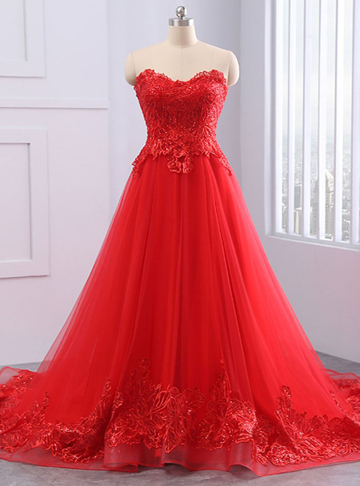 Off Shoulder Red Tulle A Line Prom Dresses Strapless Women Party Gowns , Long Prom Gowns