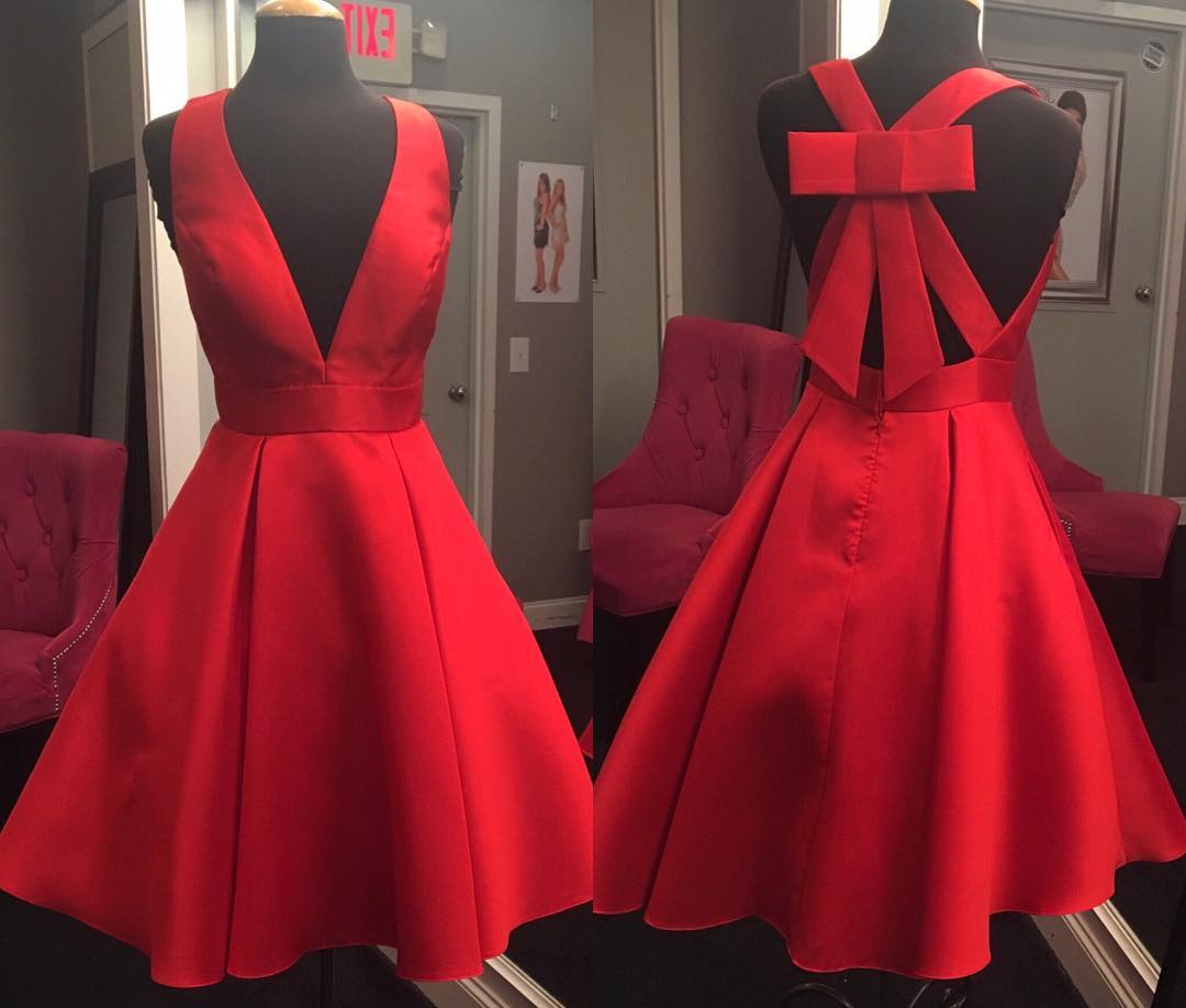 Red Satin Short Homecoming Dress A Line V-neck Cocktail Party Gowns Custom Made Pary Gowns With Bow