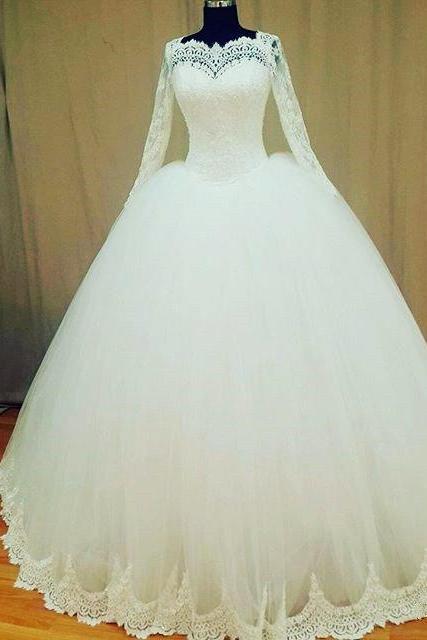  Vintage Ball Gown Lace Wedding Dress with Appliqued Long Sleeves and Sweetheart Neckline 2018 Plus Size Long Women Wedding Gowns Sweep Train Beauty Bridal Gowns 