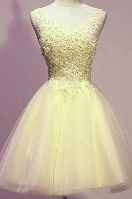 Light Yellow Tulle Lace Short Homecoming Dress A Line Custom Made Lace Prom Party Gowns , Short Cocktail Dress 