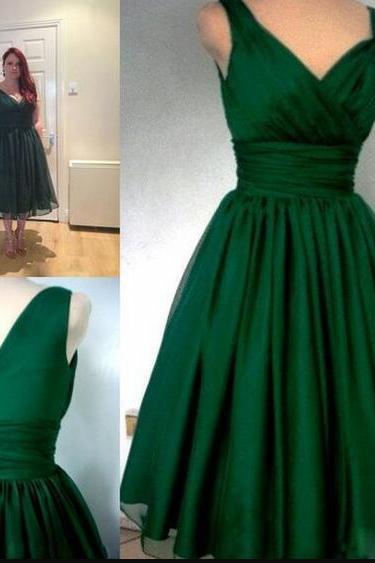 Sexy V-neck Short Homecoming Dress A Line Green Cocktail Party Gowns Plus Size Party Gowns ,2019 Short Prom Gowns