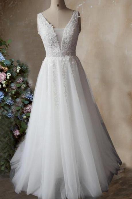Sexy A Line Lace Wedding Dresses With Appliqued Custom Made Wedding Gowns , Wedding Gowns