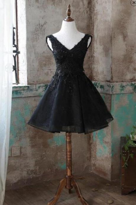 Cute Black Lace Beaded V-neck Short Homecoming Dress A Line Short Cocktail Party Gowns ,sweet Junior Gowns 2020