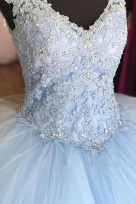 Light Blue Tulle Lace Appliqued V-neck Ball Gown Quinceanera Dress. Sweet 15 Quinceanera Gowns , Wedding Party Gowns 2020