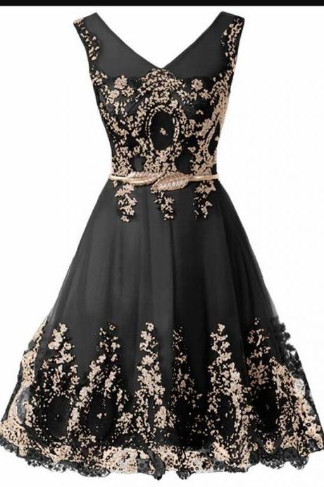 Sexy V-neck Black Lace Short Homecoming Dress Off Shoulder Women Party Gowns , Mini Cocktail Dress