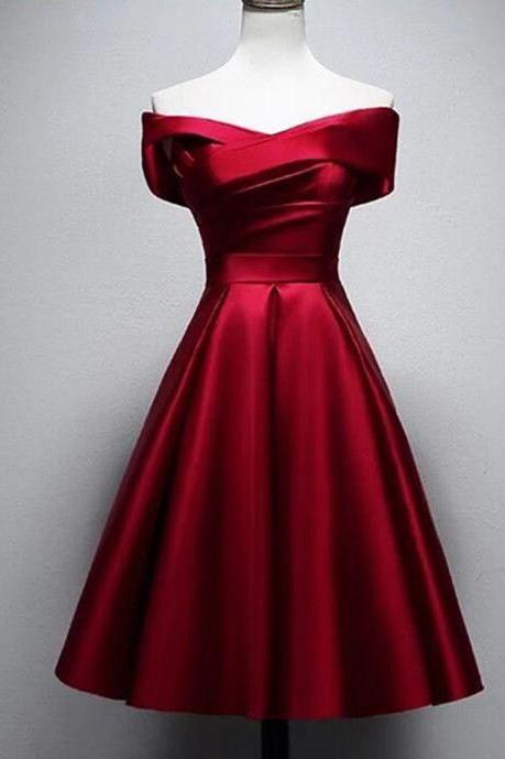 Wine Red Satin Short Homecoming Party Dresses A Line Short Cocktail Gowns , Short Graduation Gowns