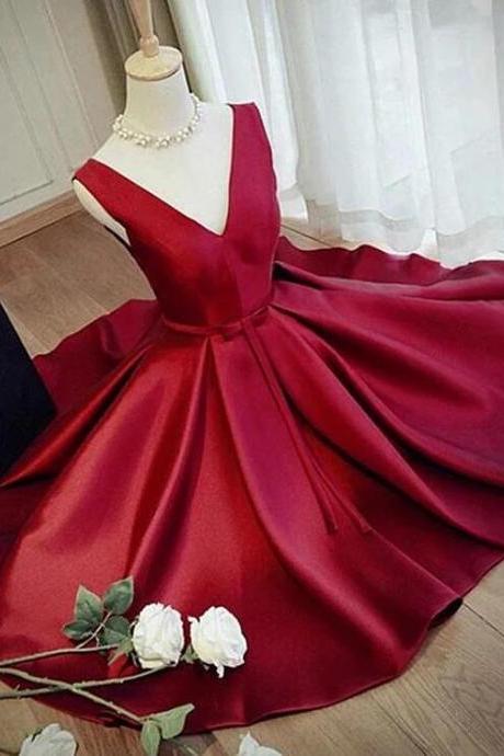 V-neck Burgundy Satin Ball Gown Short Prom Dresses Plus Size Mini Party Gowns Homecoming Party Gowns