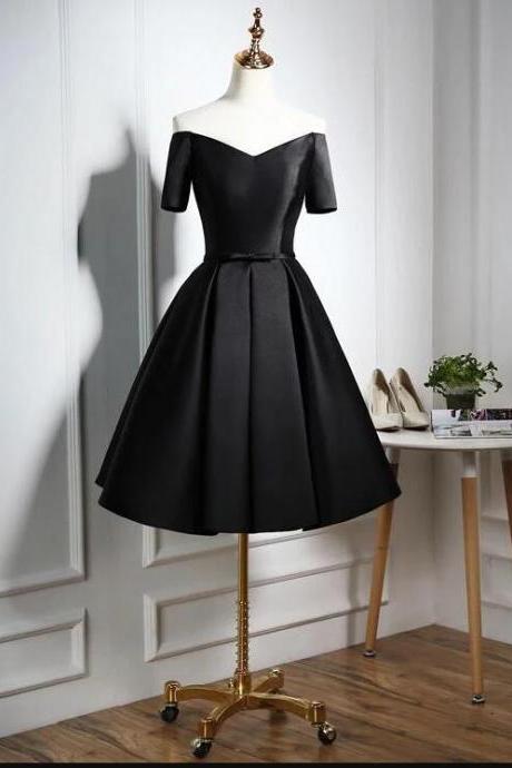 Black Satin Short Homecoming Dress A Line Cheap Prom Party Gowns ,Sweet 16 Prom Party gowns ,Cheap Graduation Gowns 2020