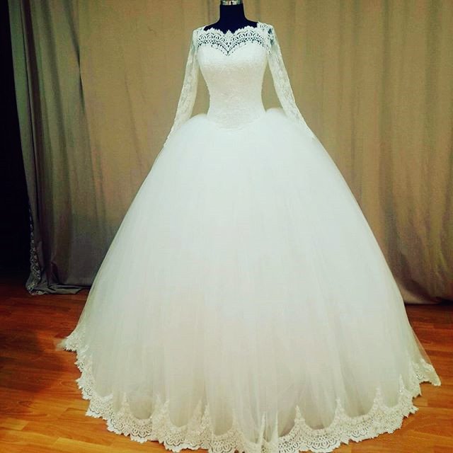 Vintage Ball Gown Lace Wedding Dress With Appliqued Long Sleeves And ...